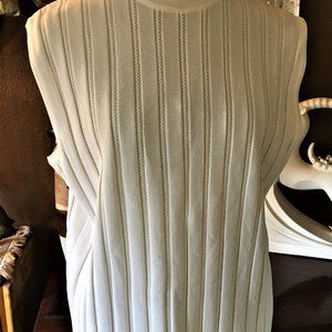 St. John Collection White Sleeveless Sweater Large